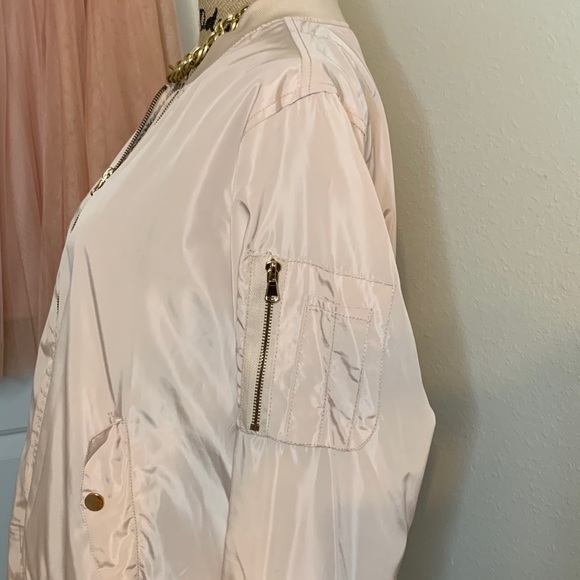 Women’s Bomber - Picture 2 of 4